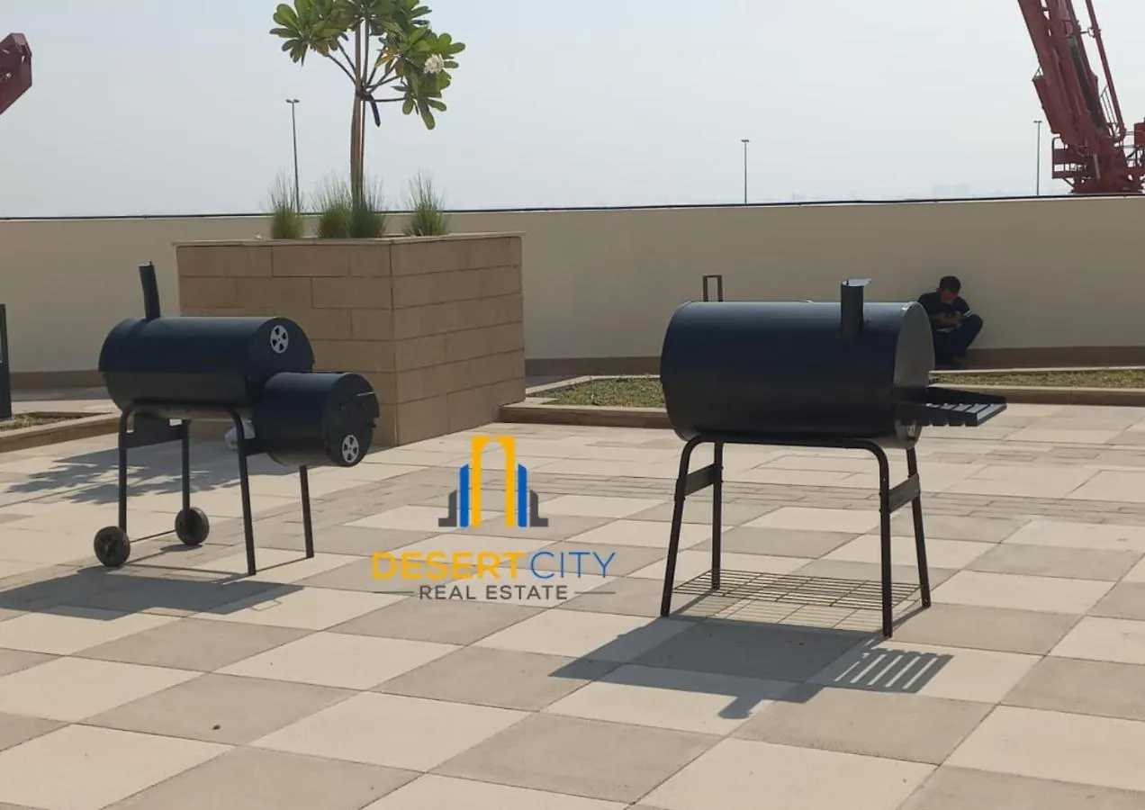 Apartment 2 Bed In Azzizi Farhad With Burj Khalifa View By Desert City Stays Dubai